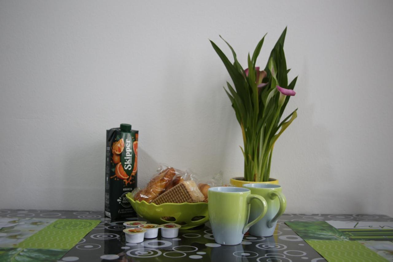 Home & Breakfast La Madonnina 013136-Cni-00001 Lurago D'Erba Экстерьер фото